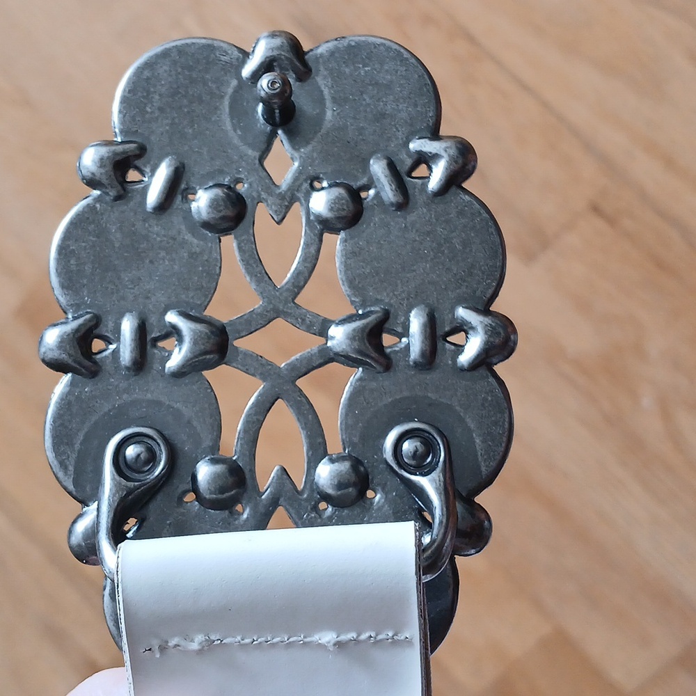 Buffalo White Leather Belt with Embellished Buckle - Picture 9 of 9